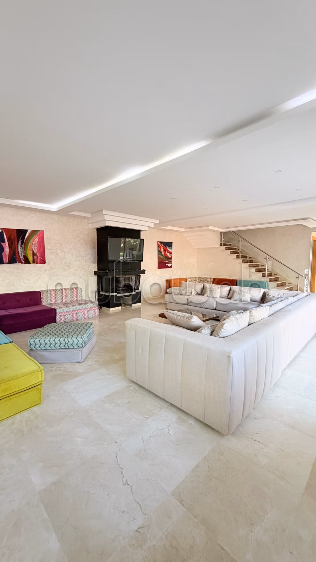 Villa contemporaine avec piscine privée — vue 2