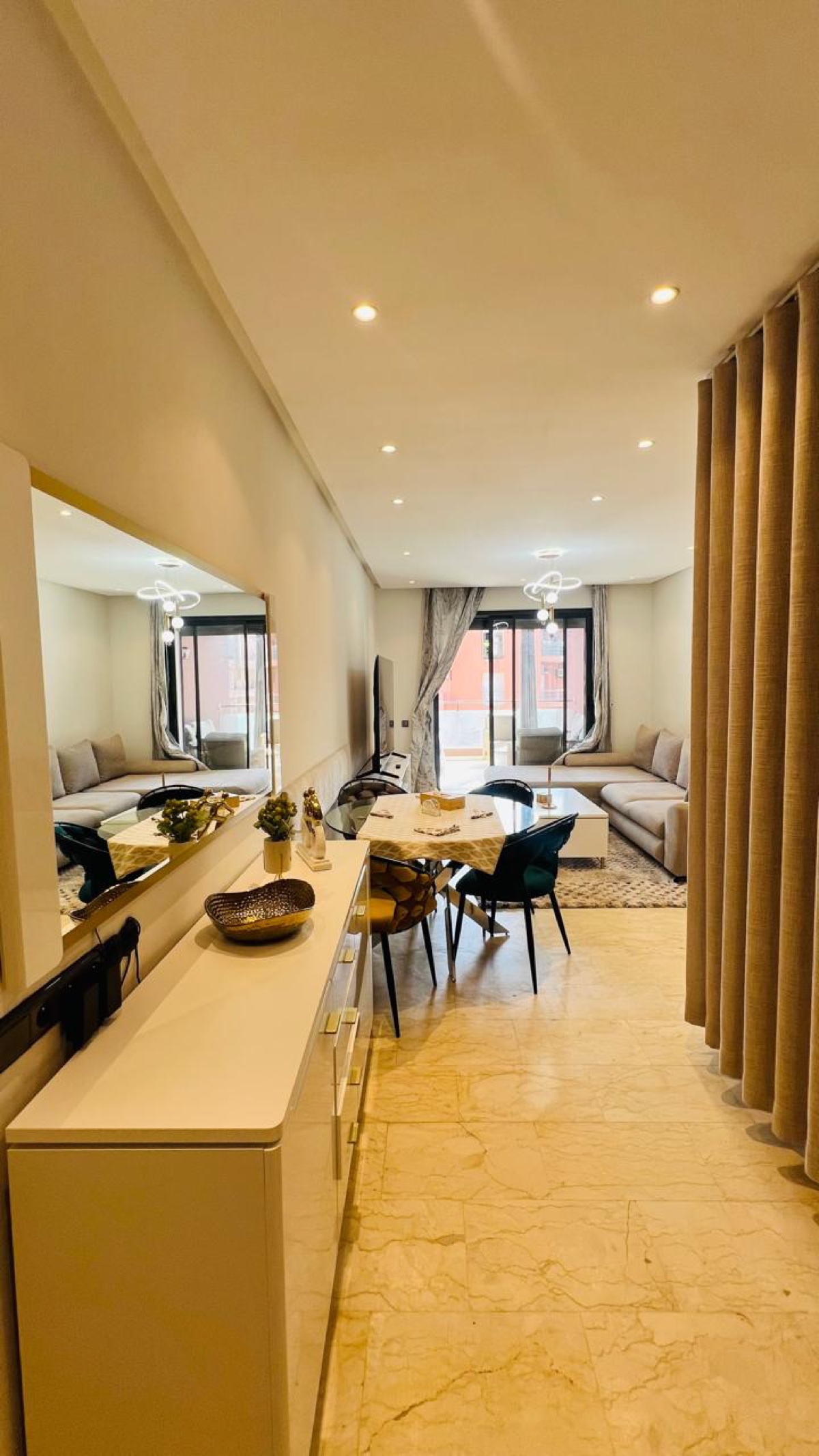Appartement moderne avec terrasse à Guéliz — vue 2